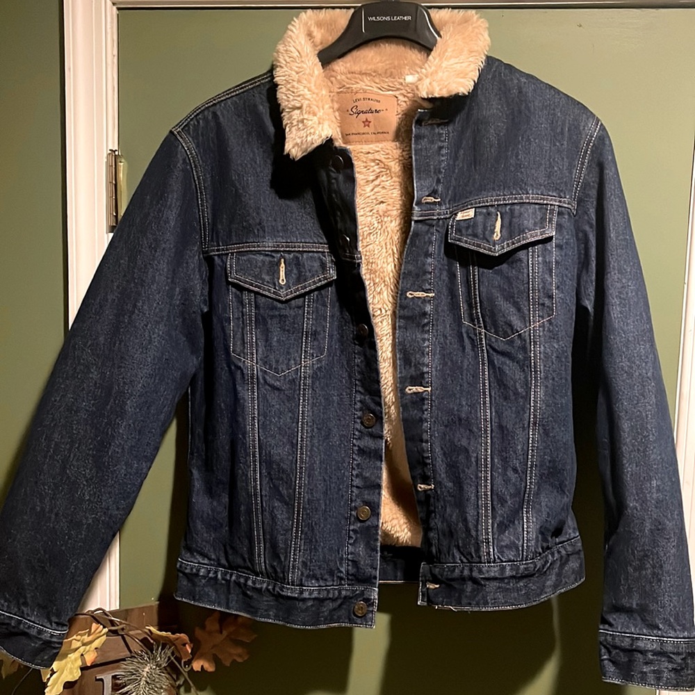 Signature Levi Dark Blue Jean Denim Jacket with Sherpa inside